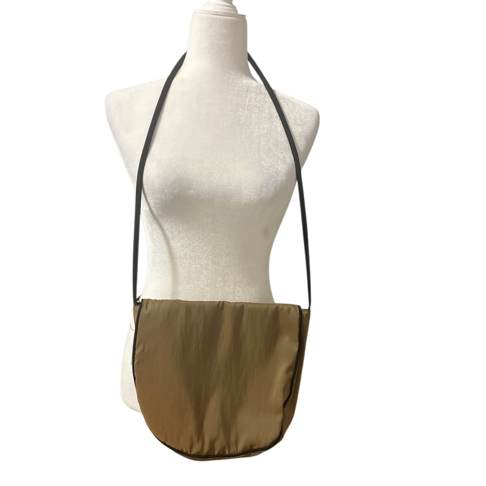 NWT Mycra Pac Reversible Beige Crossbody Bag with Black Trim - Picture 2 of 3